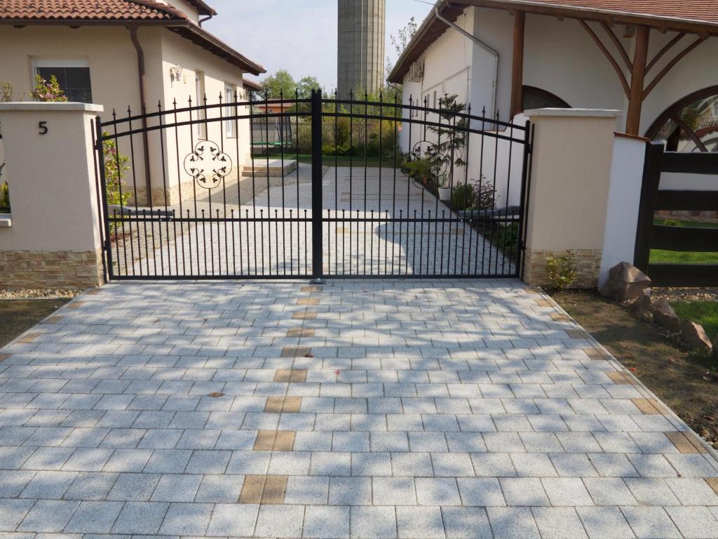 Aura Apartman Hajdúszoboszló Exterior foto