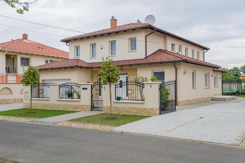 Aura Apartman Hajdúszoboszló Exterior foto